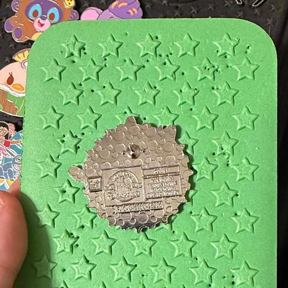 Disney parks mystery set zootopia better zoogether- Heidi howler pin - Picture 3 of 4